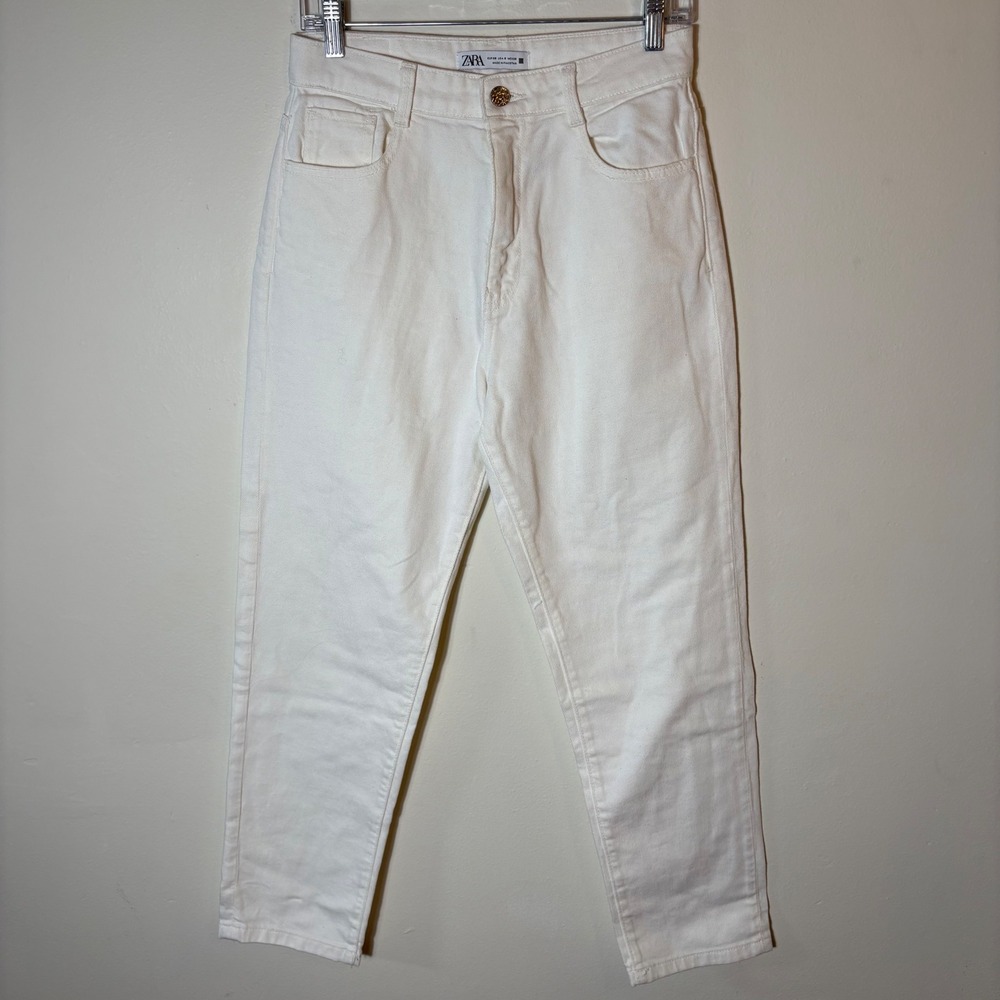 Zara White Denim High‎ Rise Mom Jean Size 6